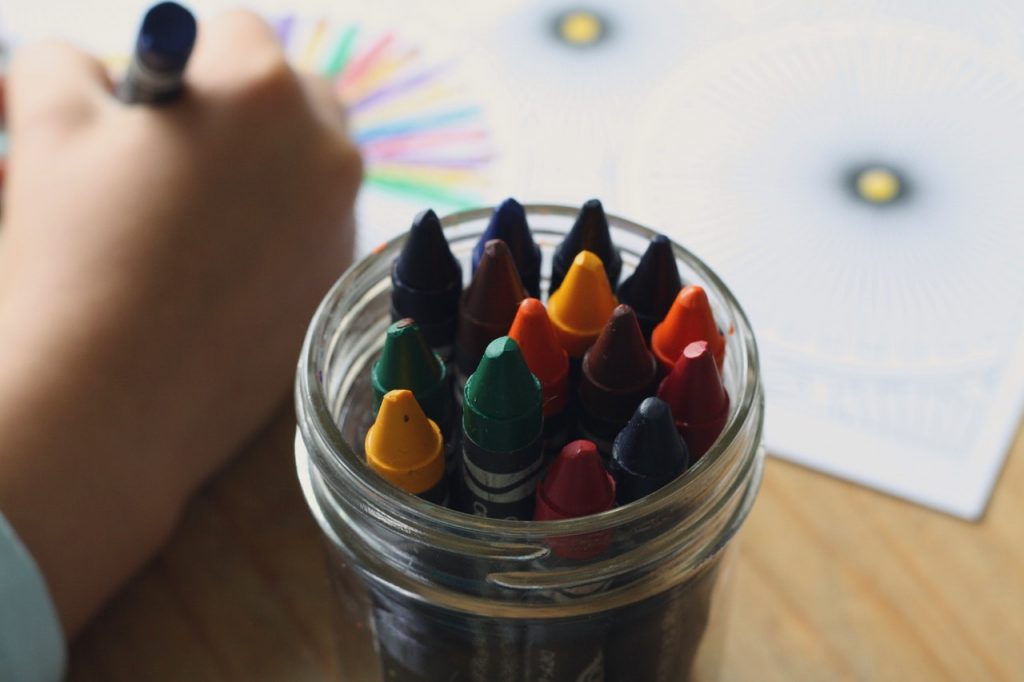 Tô màu theo cách của bạn thông qua đau buồn - Một Crayon tại một thời điểm